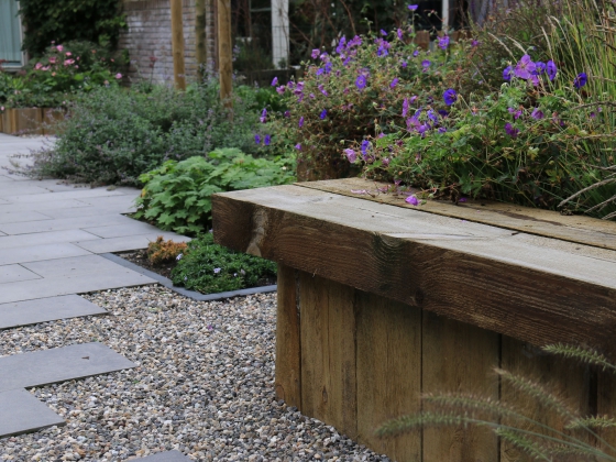 Tuin met verhoogde borders 